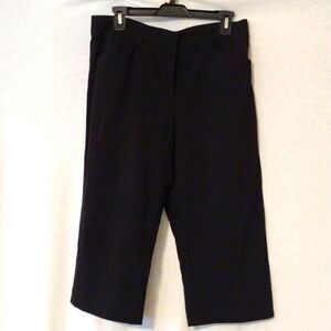 Black Capri Pants. Fit Like a Dream.